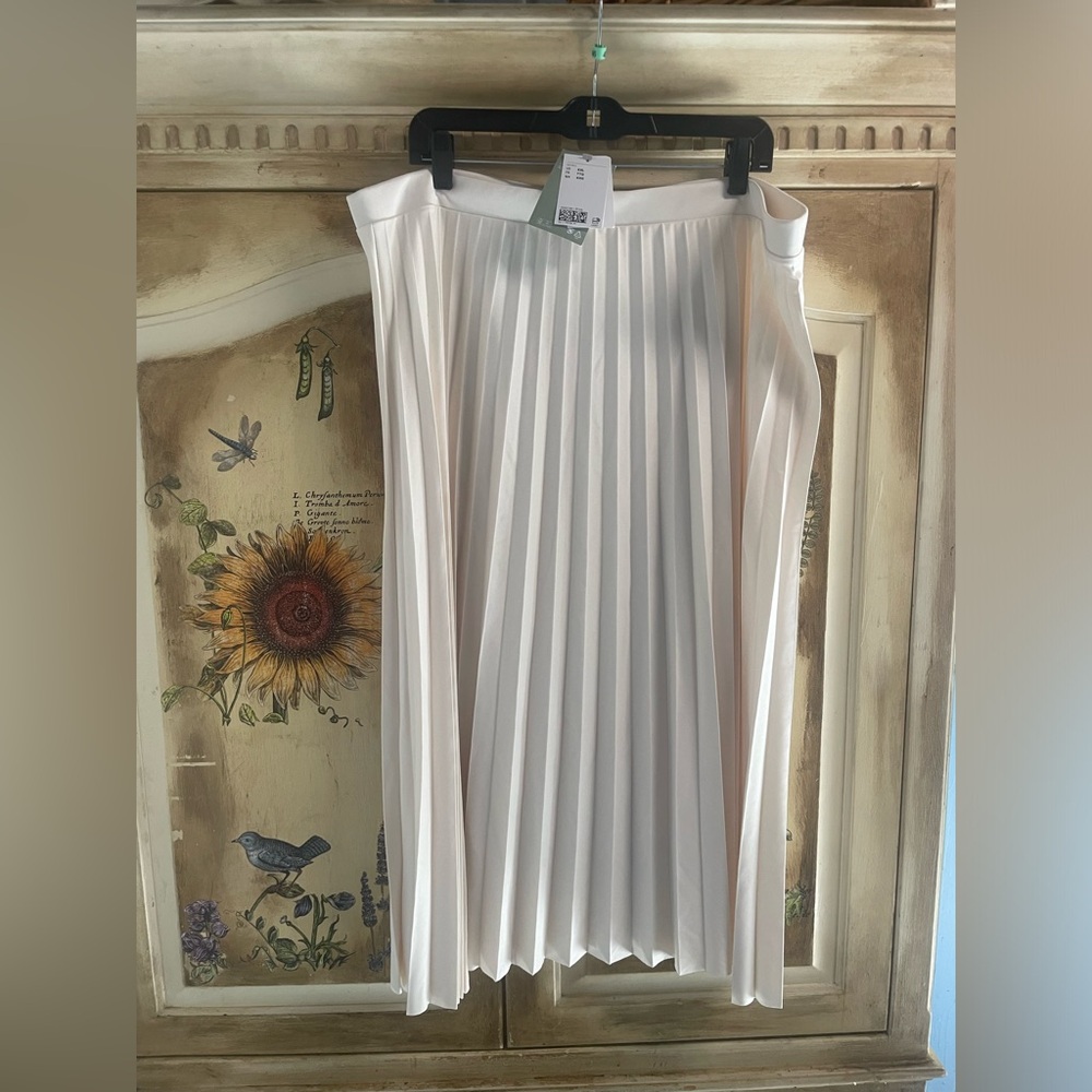 Pleated H&M Midi Skirt